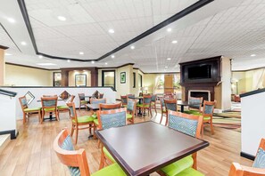 Free daily on-the-go breakfast - Quality Inn & Suites Florence Civic Center (Florence)