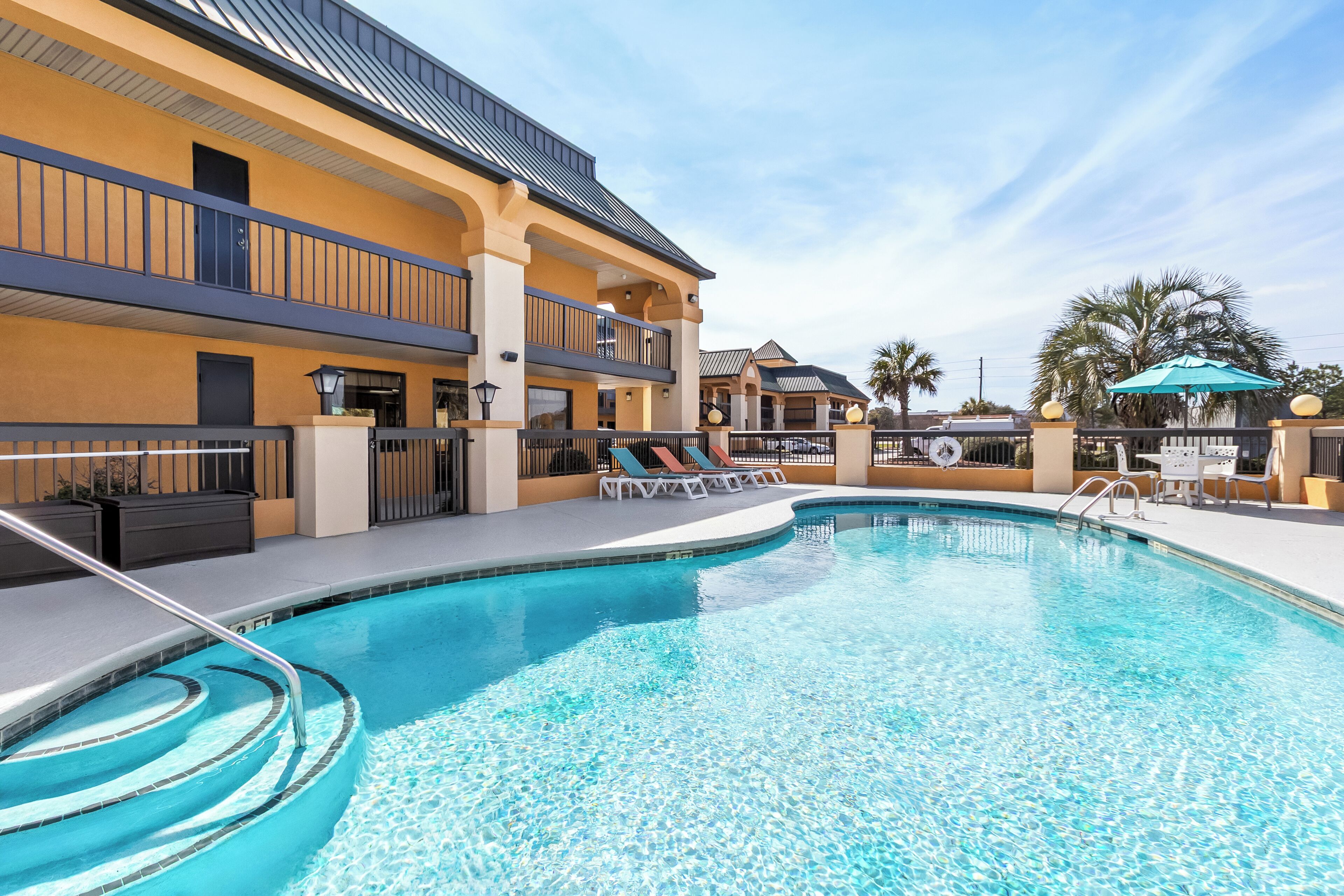 Piscina externa sazonal