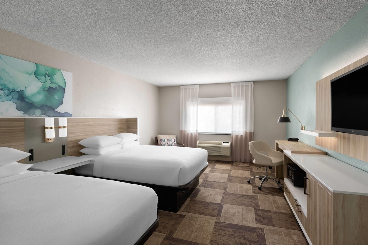 Room, 2 Queen Beds, Non Smoking | 1 bedroom, premium bedding, down comforters, desk