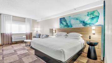 Room, 1 King Bed, Non Smoking | 1 bedroom, premium bedding, down duvets, desk