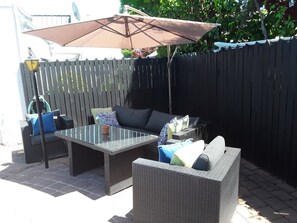 BBQ/picnic area - Sundowner Motel (Blenheim)