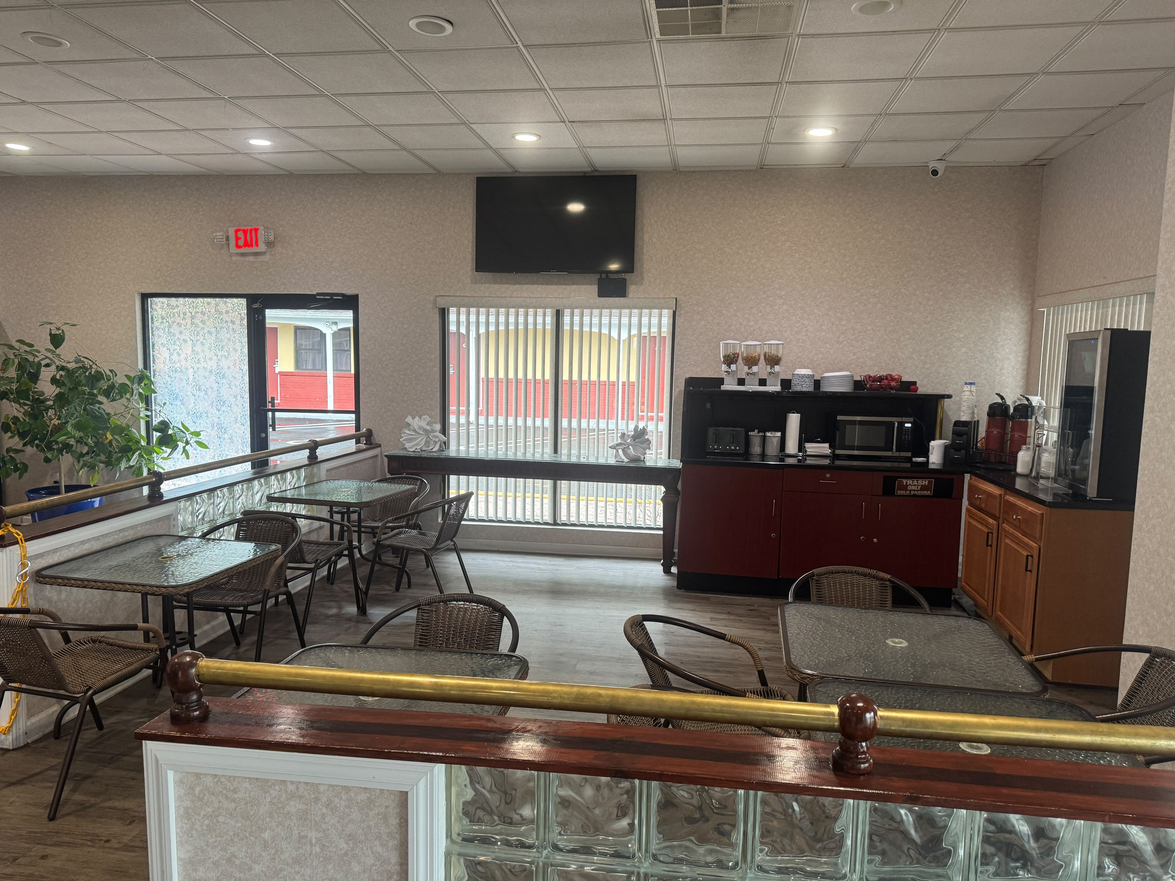 Breakfast area