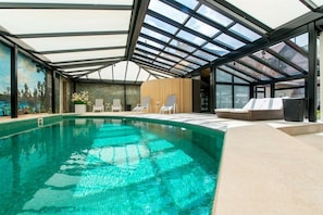 Piscine couverte, piscine extérieure