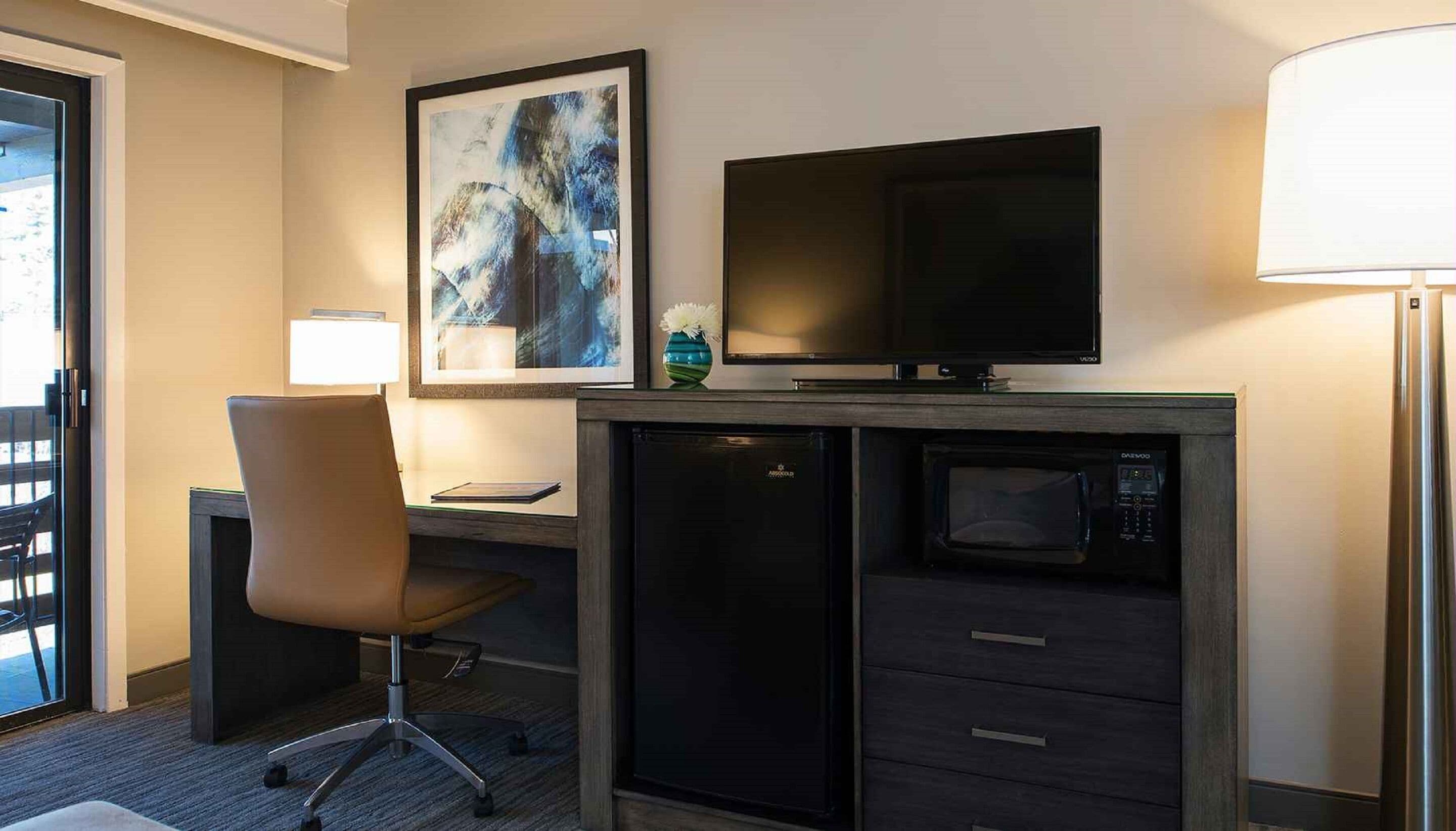 lake view double queen | blackout curtains, iron/ironing board, free wifi, bed sheets