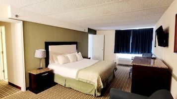 Suite, 1 King Bed | Down comforters, free WiFi, bed sheets