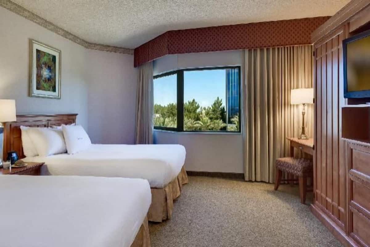 1 bedroom, premium bedding, down comforters, pillowtop beds