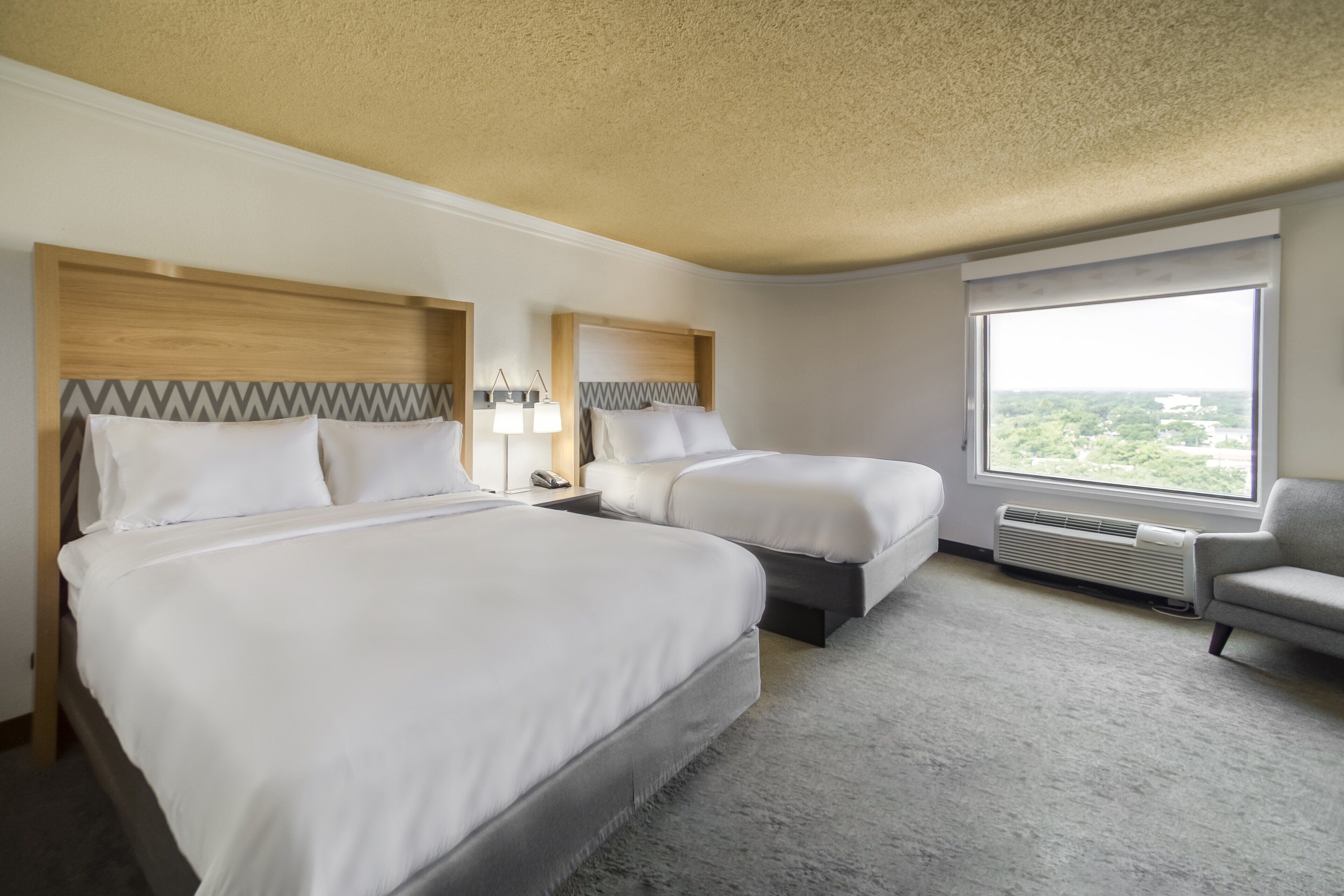 1 bedroom, pillow-top beds, in-room safe, desk