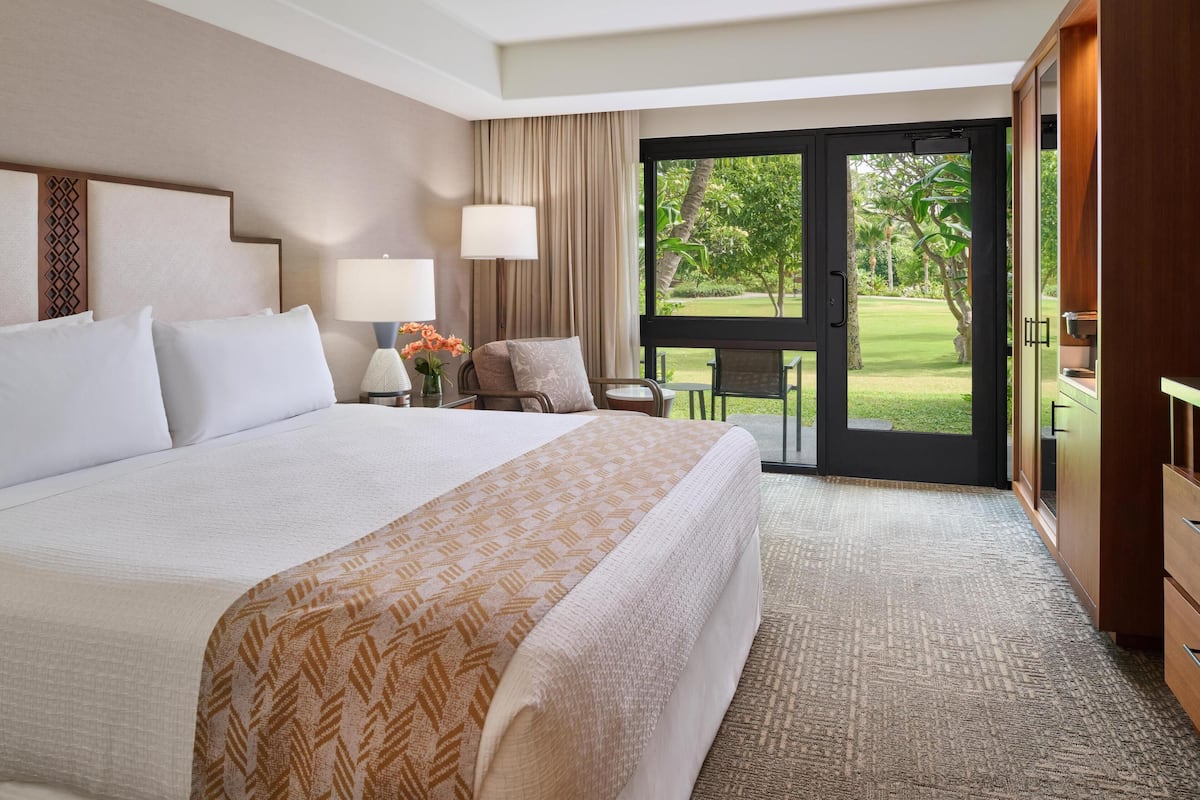 Premium Room, 1 King Bed, Accessible, Courtyard View | 1 bedroom, premium bedding, down duvets, in-room safe
