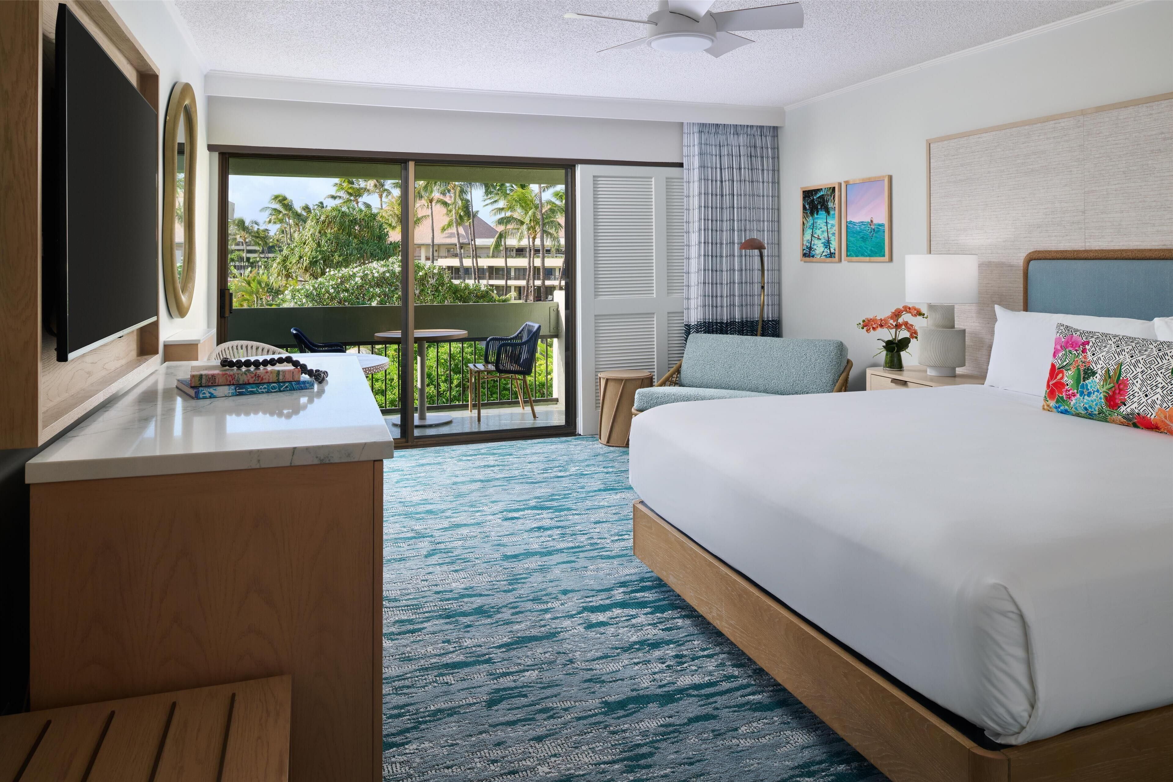 Signature Room, 1 King Bed, Resort View