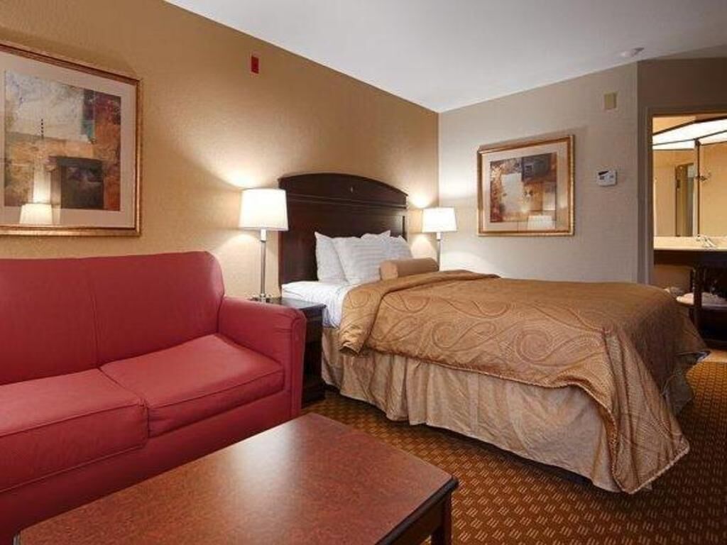Premium bedding, down duvets, in-room safe, desk