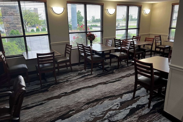 Café da manhã continental grátis todos os dias