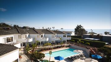 2 outdoor pools, pool umbrellas, sun loungers