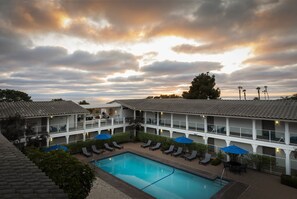 2 outdoor pools, pool umbrellas, sun loungers