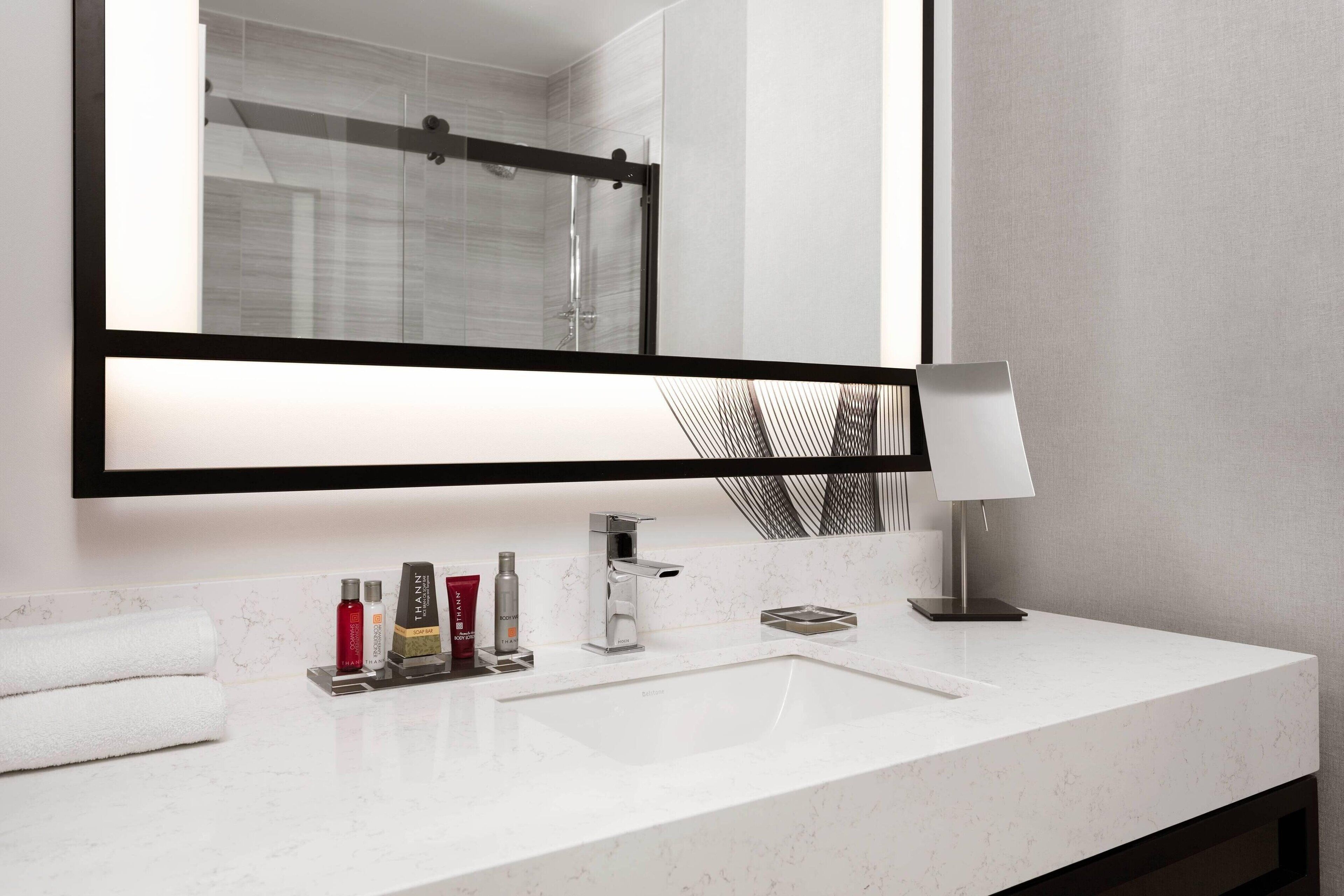 combined shower/bathtub, free toiletries, hair dryer, towels