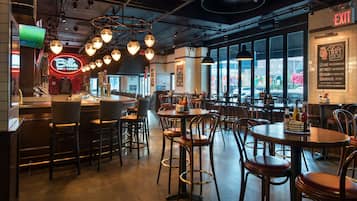 Serves dinner and happy hour