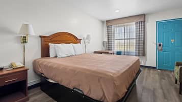 Habitación, 1 cama de matrimonio, accesible para personas con discapacidad, no fumadores | Escritorio, tabla de planchar con plancha, wifi gratis y ropa de cama