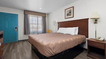 Zimmer, 1 King-Bett, Nichtraucher | Schreibtisch, Bügeleisen/Bügelbrett, kostenloses WLAN, Bettwäsche
