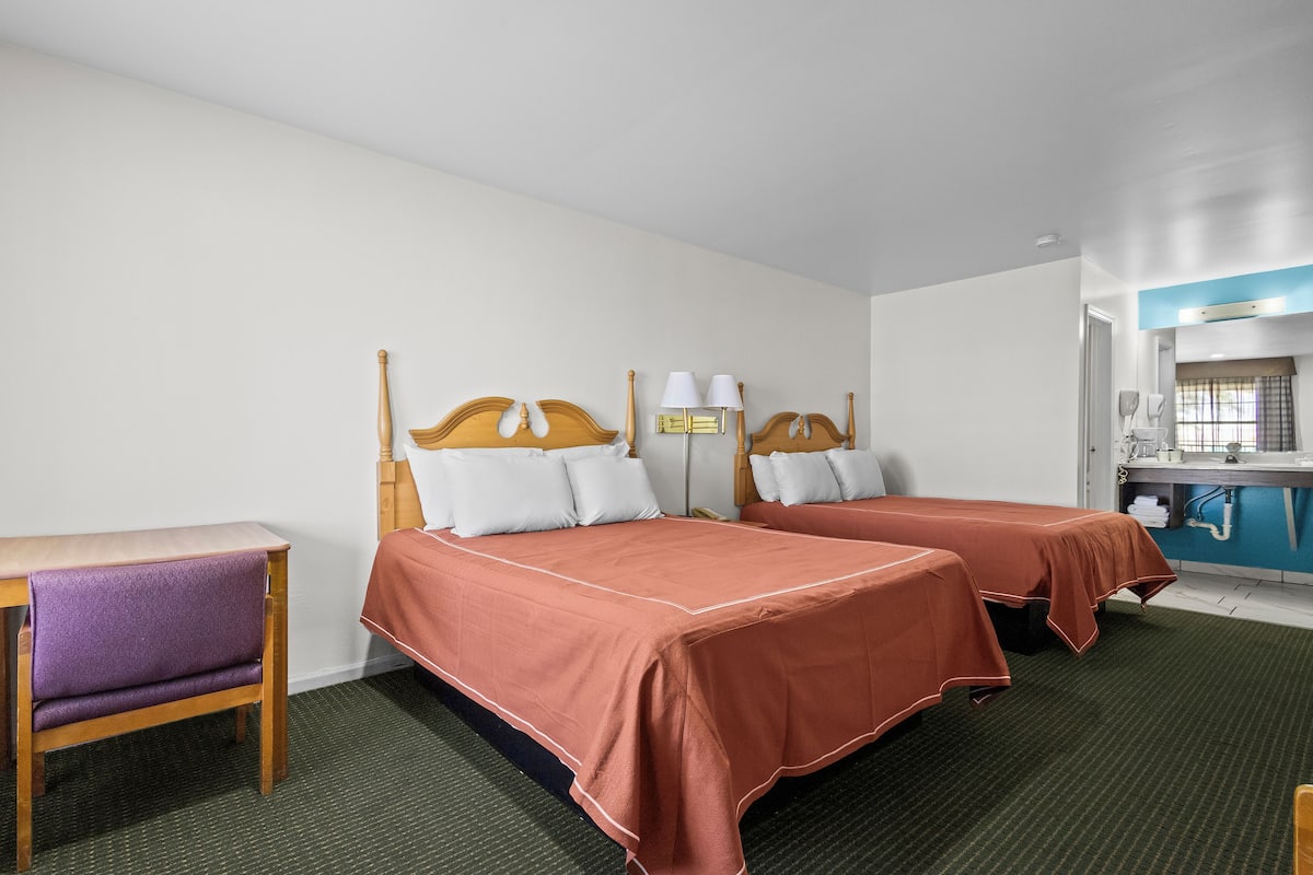 Desk, iron/ironing board, free WiFi, bed sheets