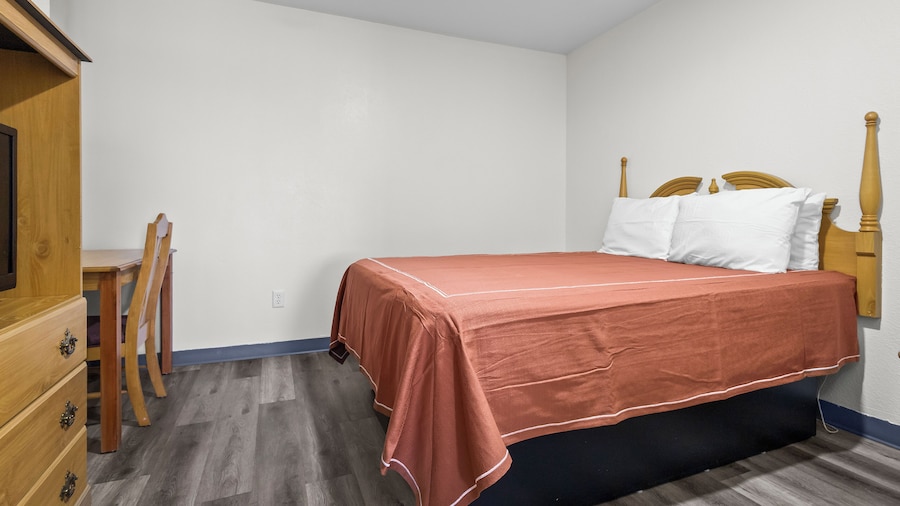 Capital O First Heritage Inn Rantoul IL I 57
