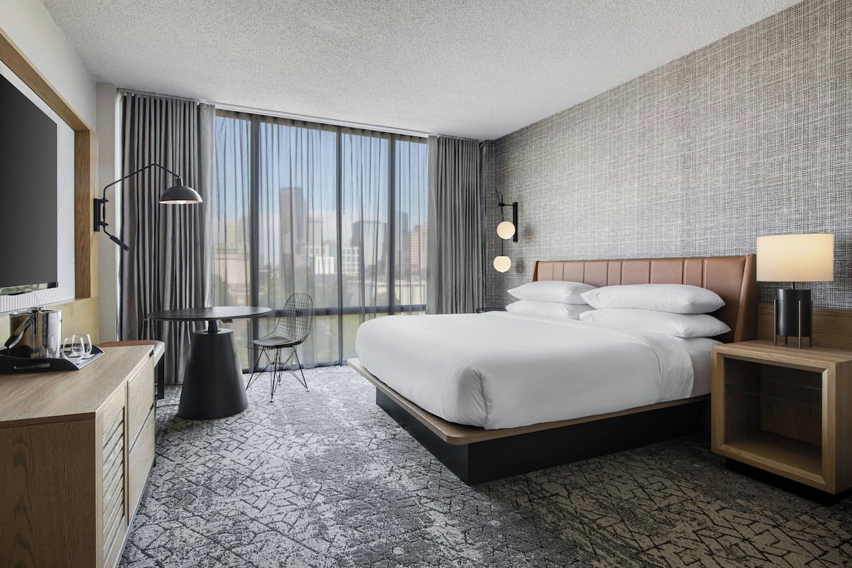 1 bedroom, in-room safe, desk, blackout curtains