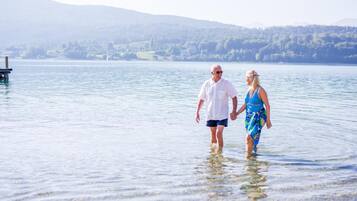 Private beach, sun-loungers, beach umbrellas, beach towels