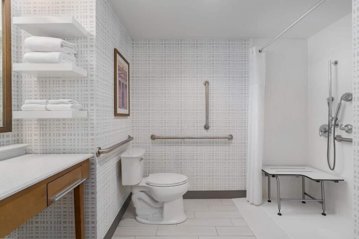 Bathroom | Hydromassage showerhead, hair dryer, towels, soap