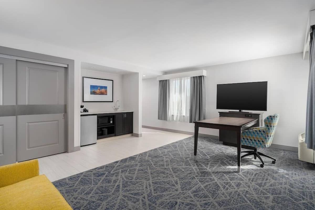 Living area | 32-inch LCD TV with cable channels, TV, pay movies