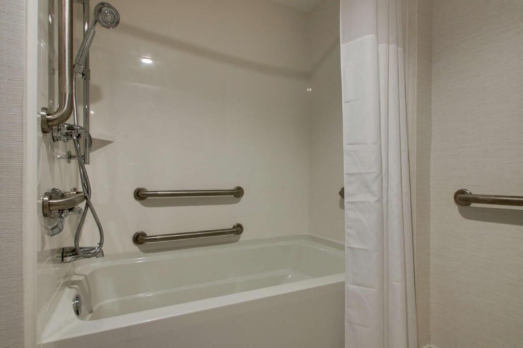 Bathroom | Hydromassage showerhead, hair dryer, towels, soap