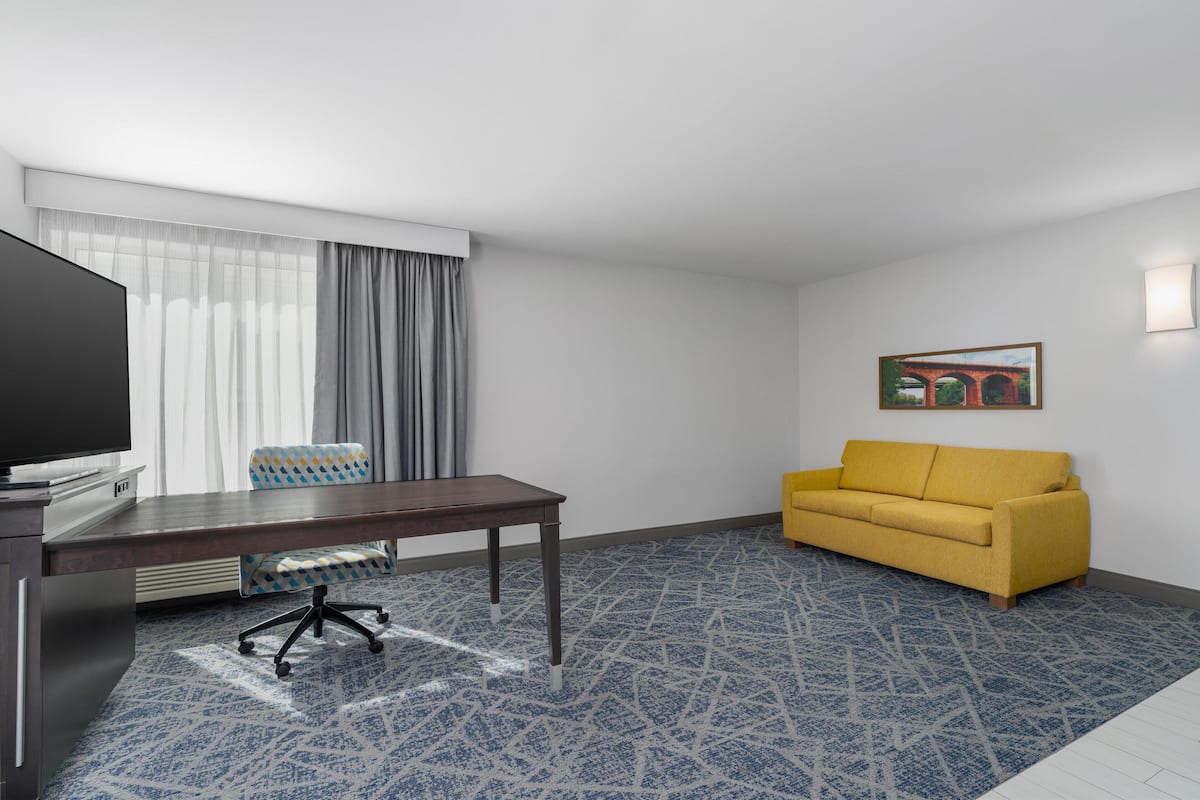 Desk, iron/ironing board, free WiFi, bed sheets