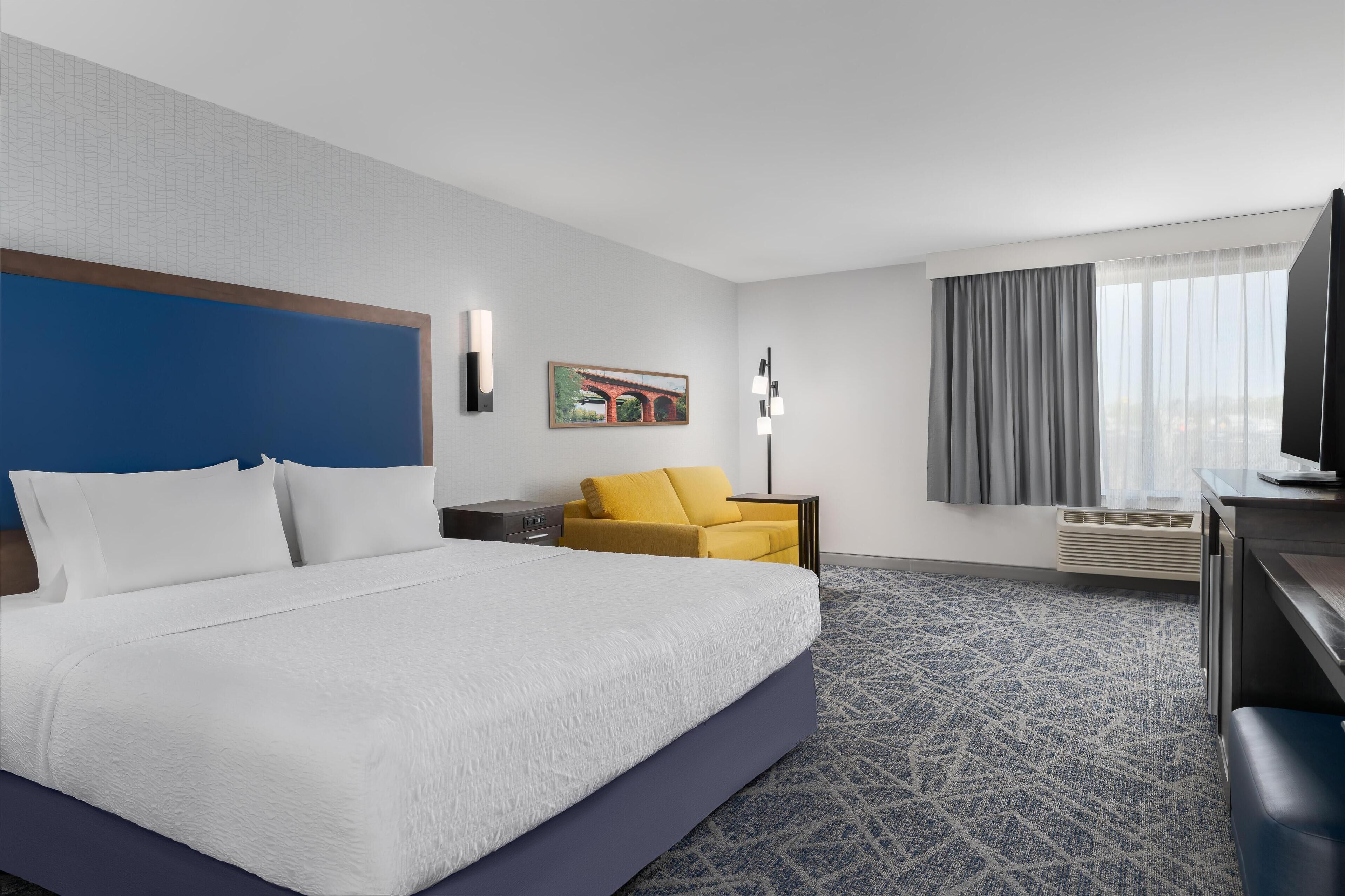 room, 1 king bed, accessible, non smoking (hearing) | desk, iron/ironing board, free wifi, bed sheets