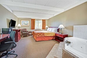 Studio Suite, 1 King Bed, Non Smoking | In-room safe, desk, blackout drapes, iron/ironing board