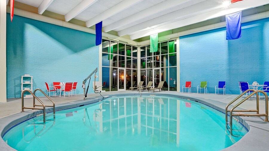 Travelodge by Wyndham Iowa City