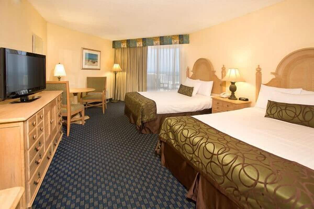 Hypo-allergenic bedding, in-room safe, desk, laptop workspace