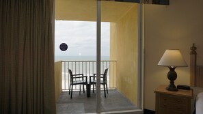 Zimmer, 1 King-Bett | Balkon