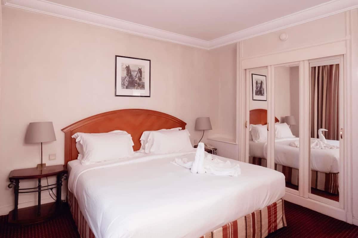 ملاءات من القطن المصري وأغطية فراش متميزة وأسرّة بطبقة علوية مريحة