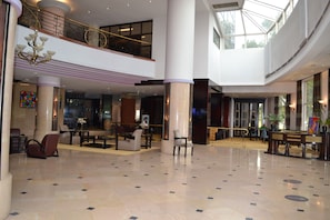 Quầy tiếp tân