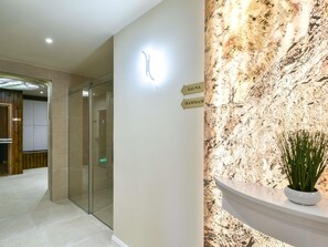 Fitness facility - Pullman Bucharest (Bucharest)