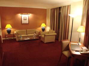 Executive Suite, 1 Double Bed | Living room