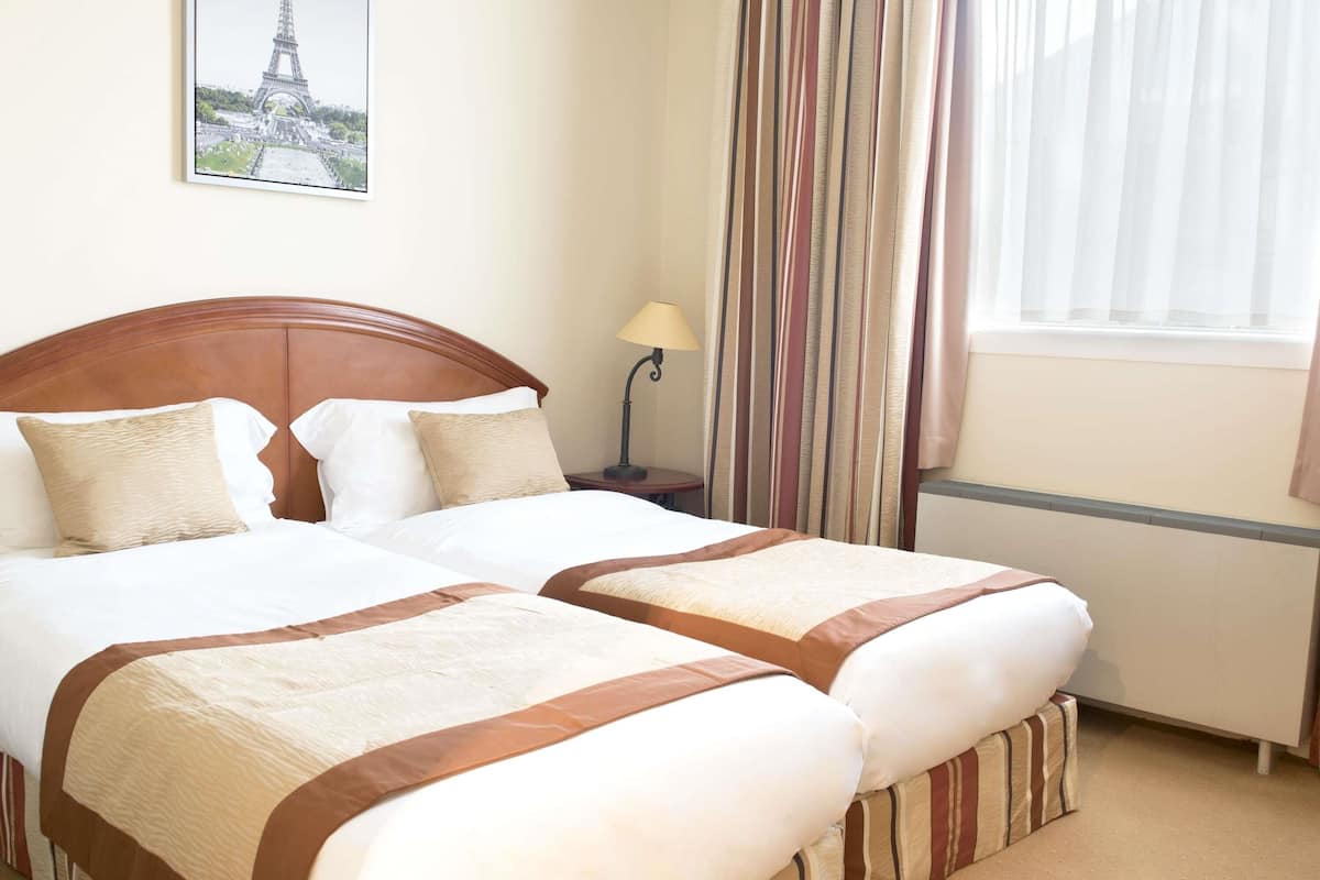 Chambre supérieure, 2 lits jumeaux | Draps en coton égyptien, literie de qualité