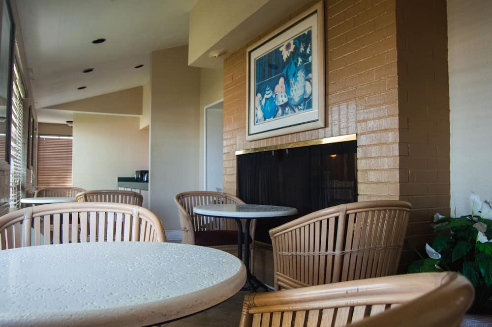 America's Inn Sugarland Stafford