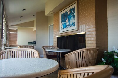 America's Inn Sugarland Stafford