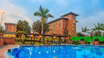 Vista frontal de la propiedad