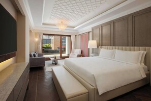 1 bedroom, premium bedding, down duvets, minibar