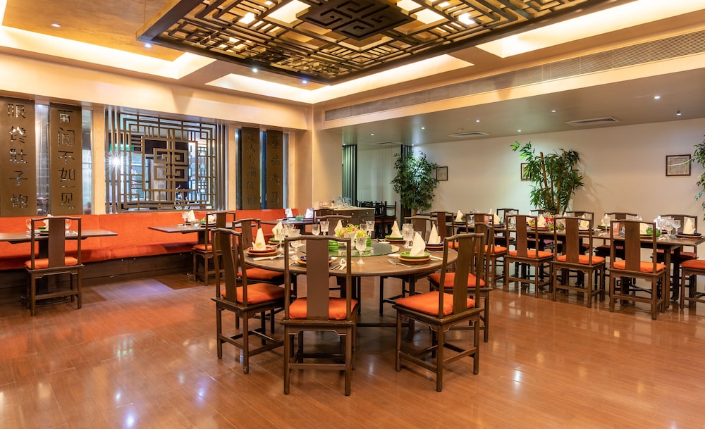 The Soaltee Kathmandu, Autograph Collection by null