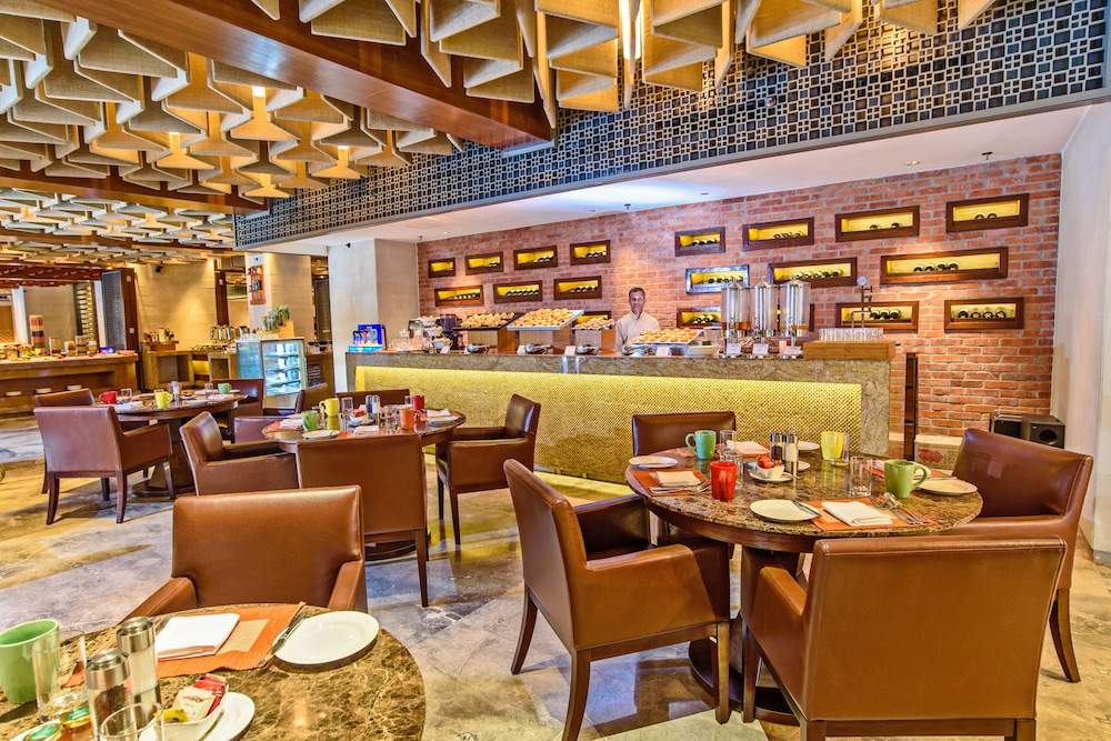 The Soaltee Kathmandu, Autograph Collection by null