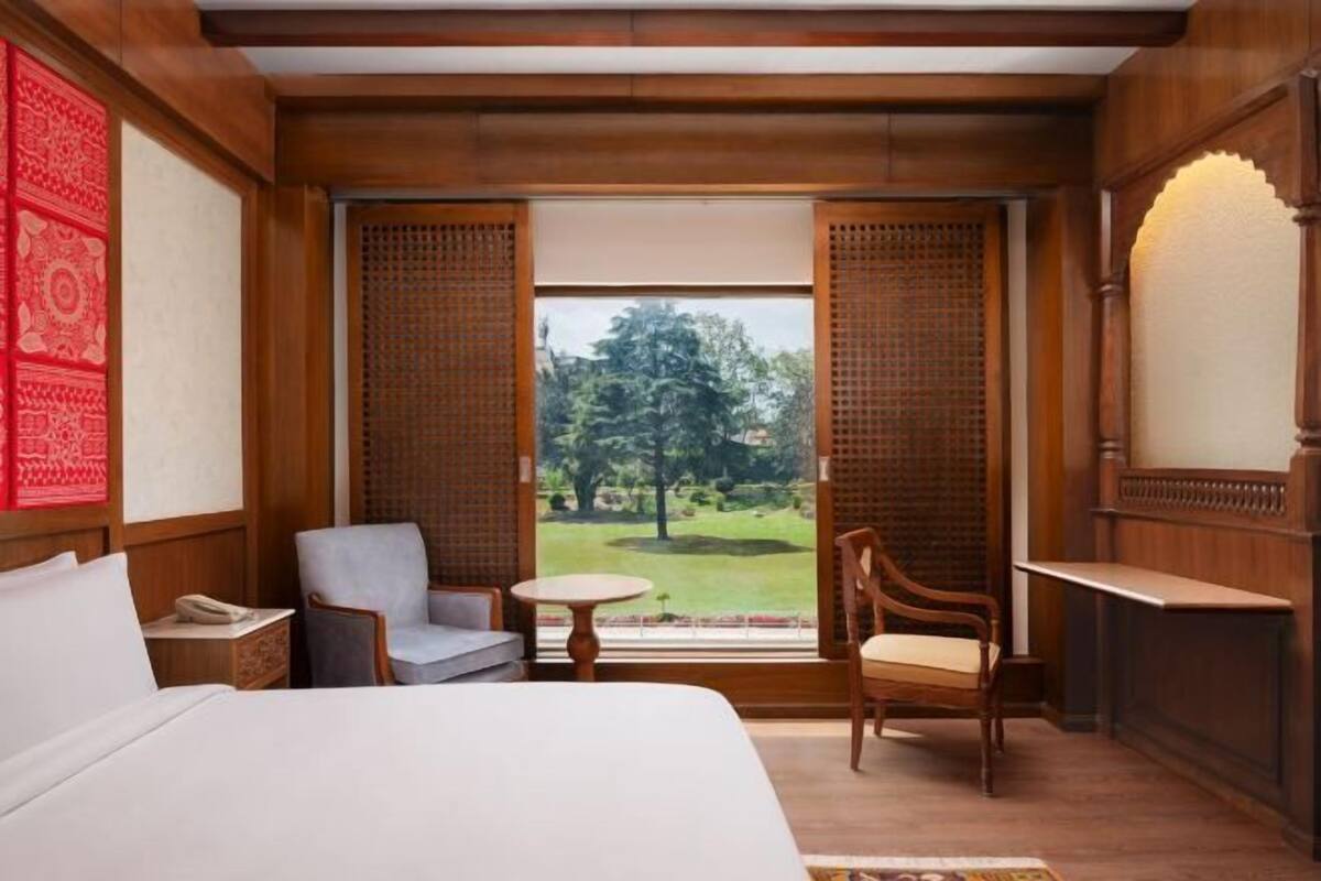 1 bedroom, premium bedding, down comforters, minibar