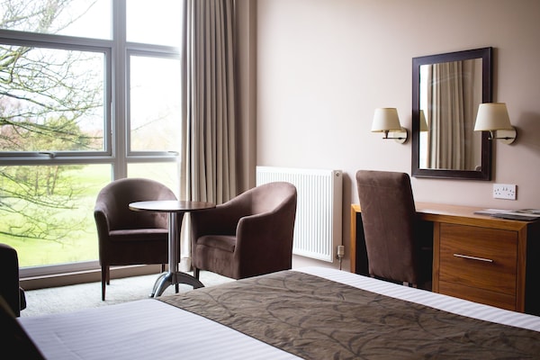 In-room safe, individually decorated, individually furnished, desk