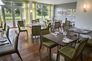 Bar (on property) - Humber Royal Hotel (Grimsby)