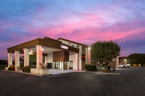 Exterior - Econo Lodge Madison, AL (Madison)