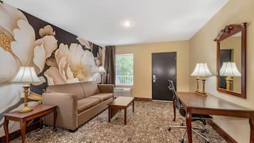 高級寝具、ノートパソコン用作業スペース、アイロン / アイロン台、WiFi (無料)